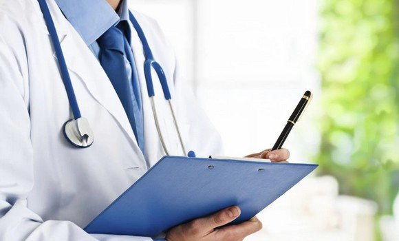 المرأة أكثر احتمالا لرؤية الطبيب على أساس منتظم من الرجل