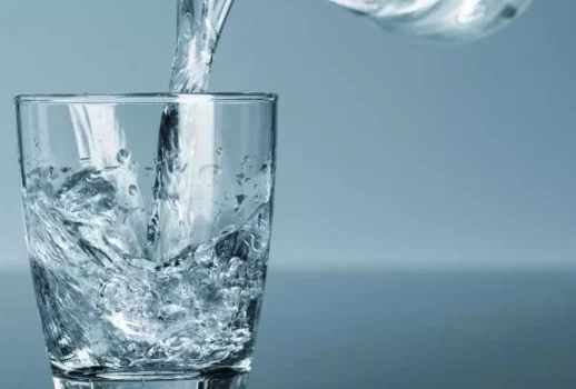 الإفراط في شرب كميات كبيرة من السوائل يعوض مرضى التهابات وحصيات الكلى والمثانة الجفاف ويخفف الأملاح