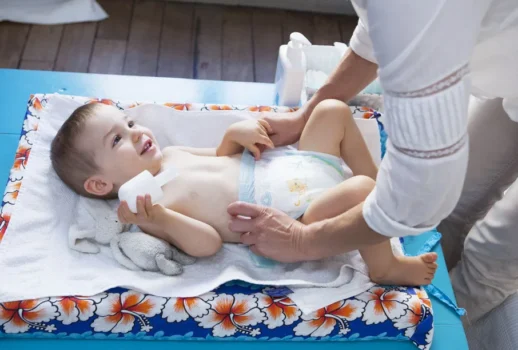 ظهور دم في البول لدى الأطفال قد يكون سببه التهاباً مزمناً في الإحليل