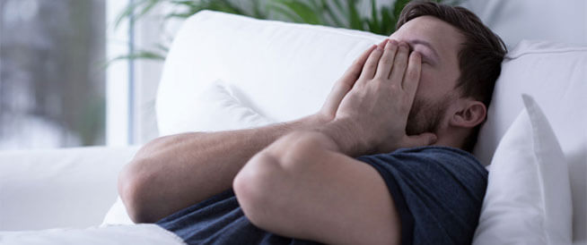 هل تؤثر تقلبات النوم على صحة الرجل؟