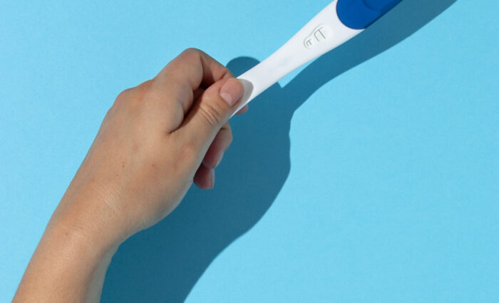 ضمور الخصيتين: الأسباب، الأعراض، والعلاج | هل يمكن الشفاء؟